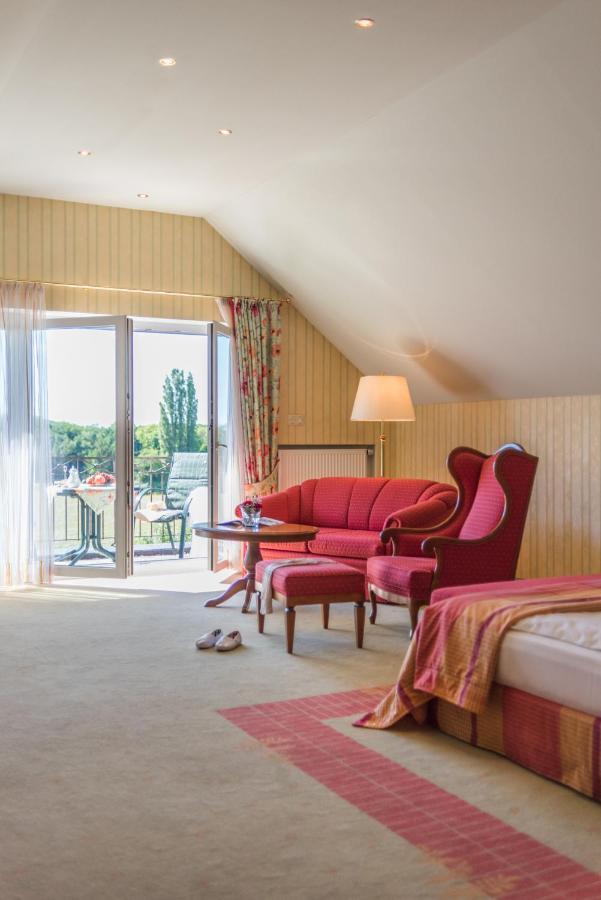 Lohmann's Romantik Hotel Gravenberg Langenfeld  Exteriör bild