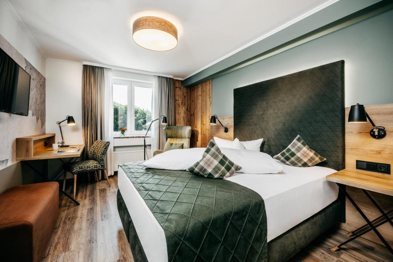 Lohmann's Romantik Hotel Gravenberg Langenfeld  Exteriör bild