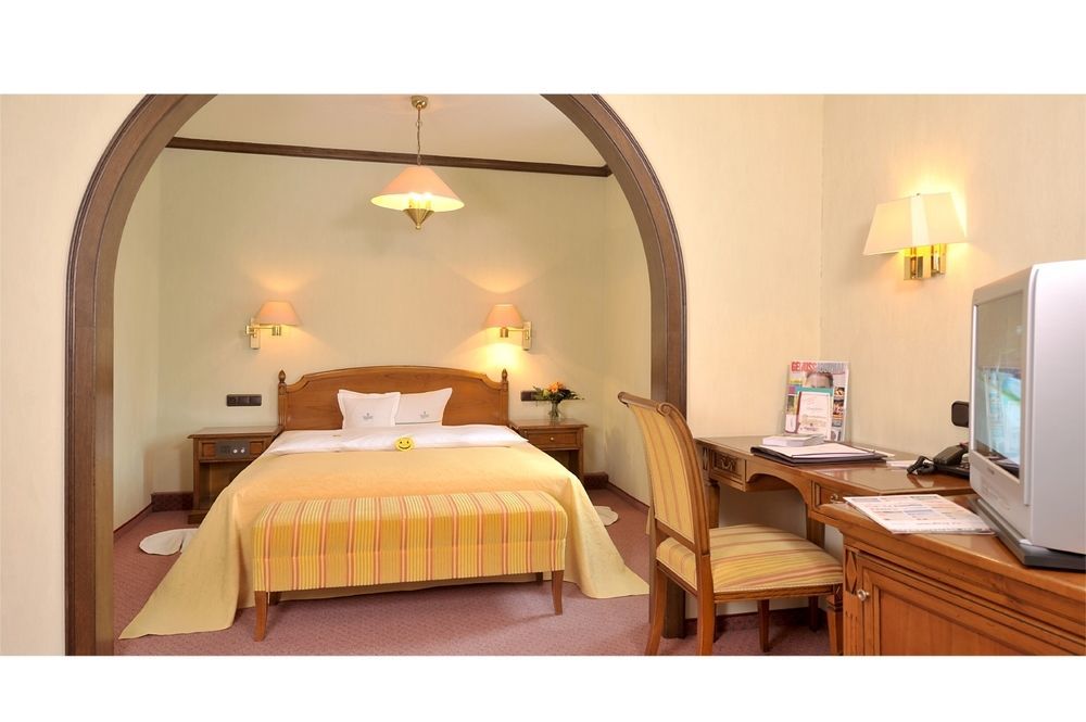 Lohmann's Romantik Hotel Gravenberg Langenfeld  Exteriör bild