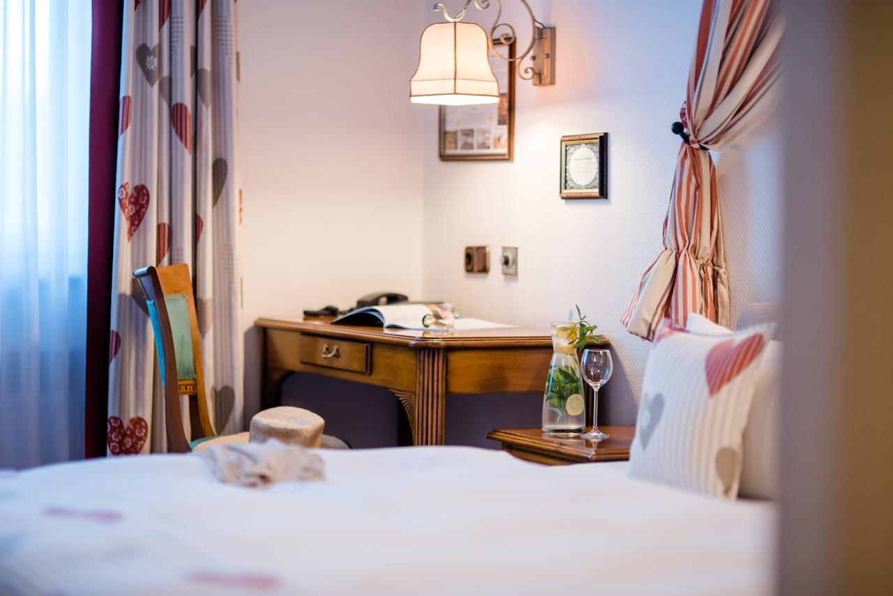 Lohmann's Romantik Hotel Gravenberg Langenfeld  Exteriör bild