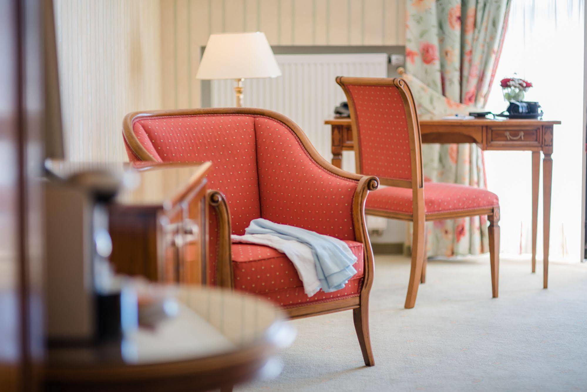 Lohmann's Romantik Hotel Gravenberg Langenfeld  Exteriör bild