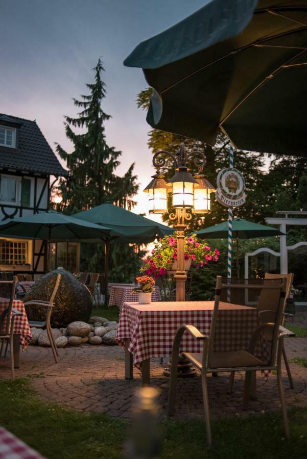 Lohmann's Romantik Hotel Gravenberg Langenfeld  Exteriör bild