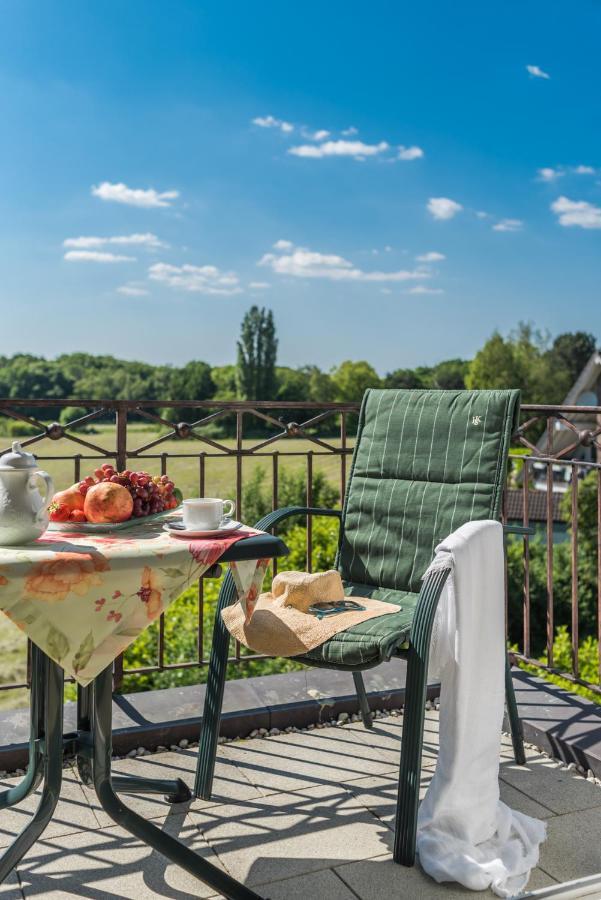 Lohmann's Romantik Hotel Gravenberg Langenfeld  Exteriör bild