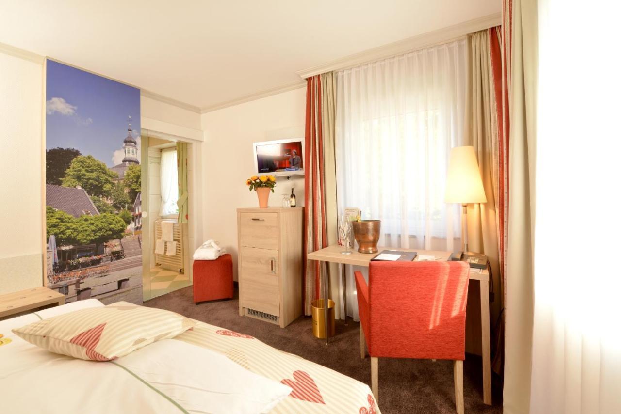 Lohmann's Romantik Hotel Gravenberg Langenfeld  Exteriör bild